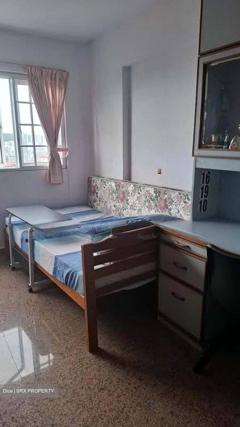 Blk 230 Jurong East Street 21 (Jurong East), HDB 5 Rooms #540402311